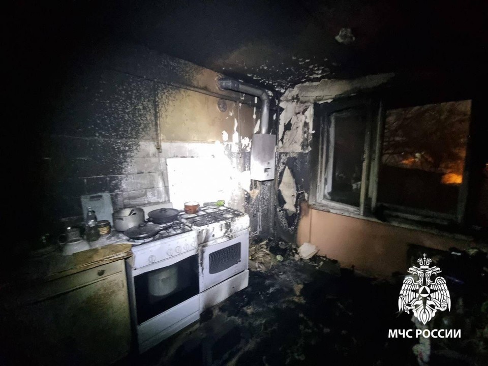    Из-за сушки белья над газовой плитой загорелась квартира в Рязани.