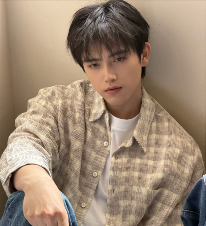 Китайский актер Чэнь Фэйюй.