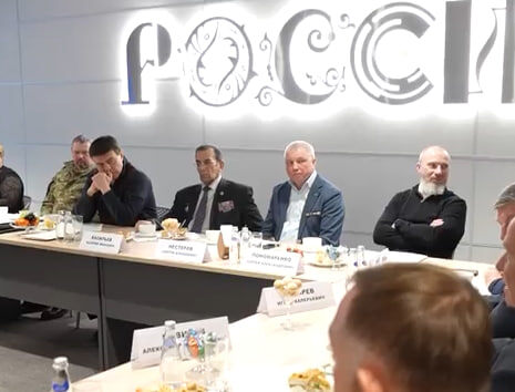     Губернатор Михаил Котюков встретился с участниками боевых действий