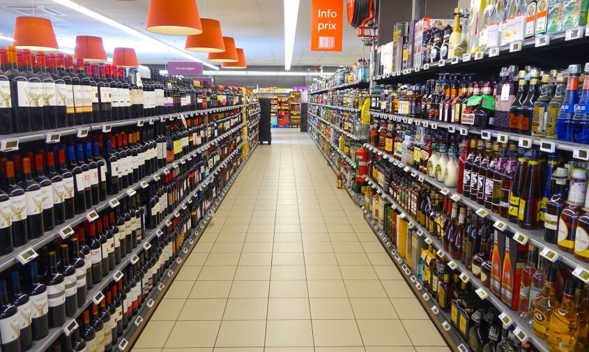 Владельца магазина в амурском поселке оштрафовали на 250 тысяч рублей за продажу спиртного без лицензии