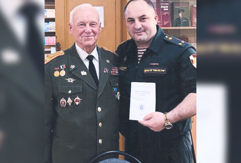 Верно служит Родине