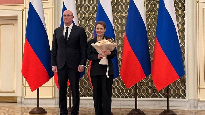    Дмитрий Чернышенко и Людмила Некрасова. Фото пресс-службы СУНЦ НГУ