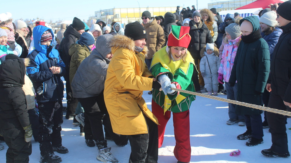     Гайчане охотно участвовали в народной забаве по перетягиванию каната. Фото: Николай Вишняков.