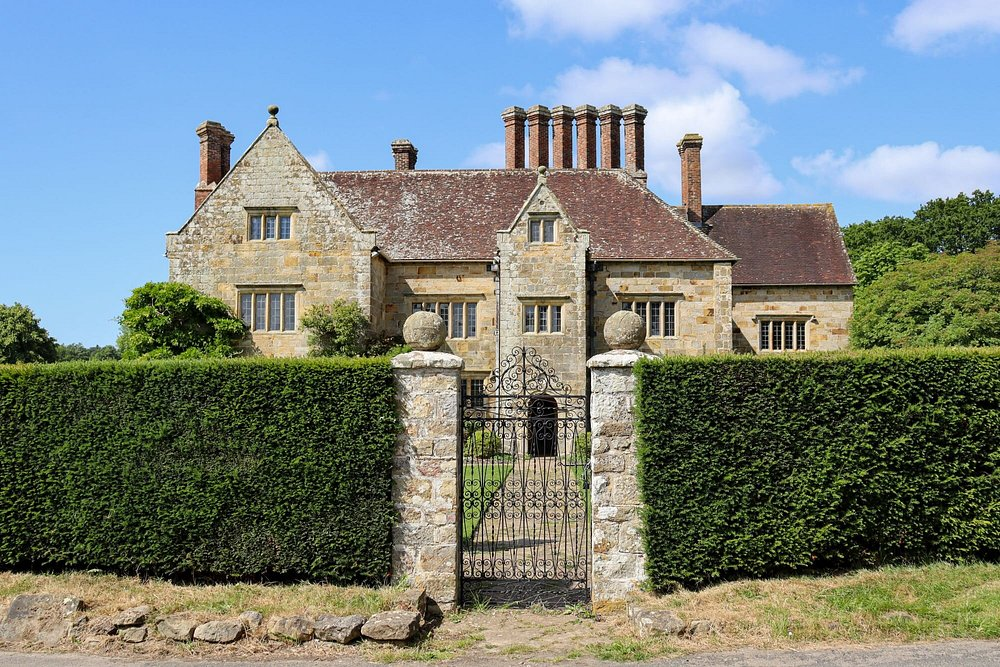 Бейтман-Хаус https://www.tripadvisor.com/Attraction_Review-g503757-d2639293-Reviews-Bateman_s-Burwash_East_Sussex_England.html