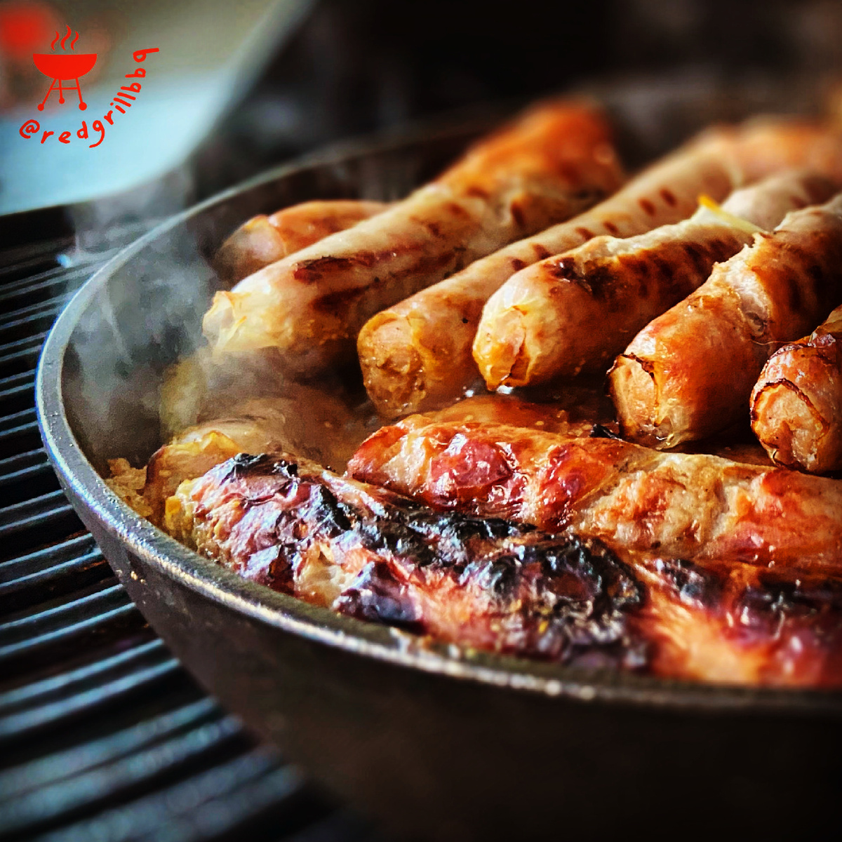 Эти мы готовили на газовом гриле, но на угольном и с копчением будет более интересно