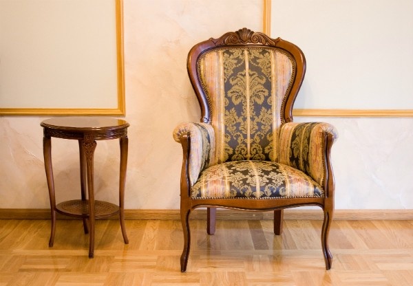Как вписать антикварную мебель в современный интерьер