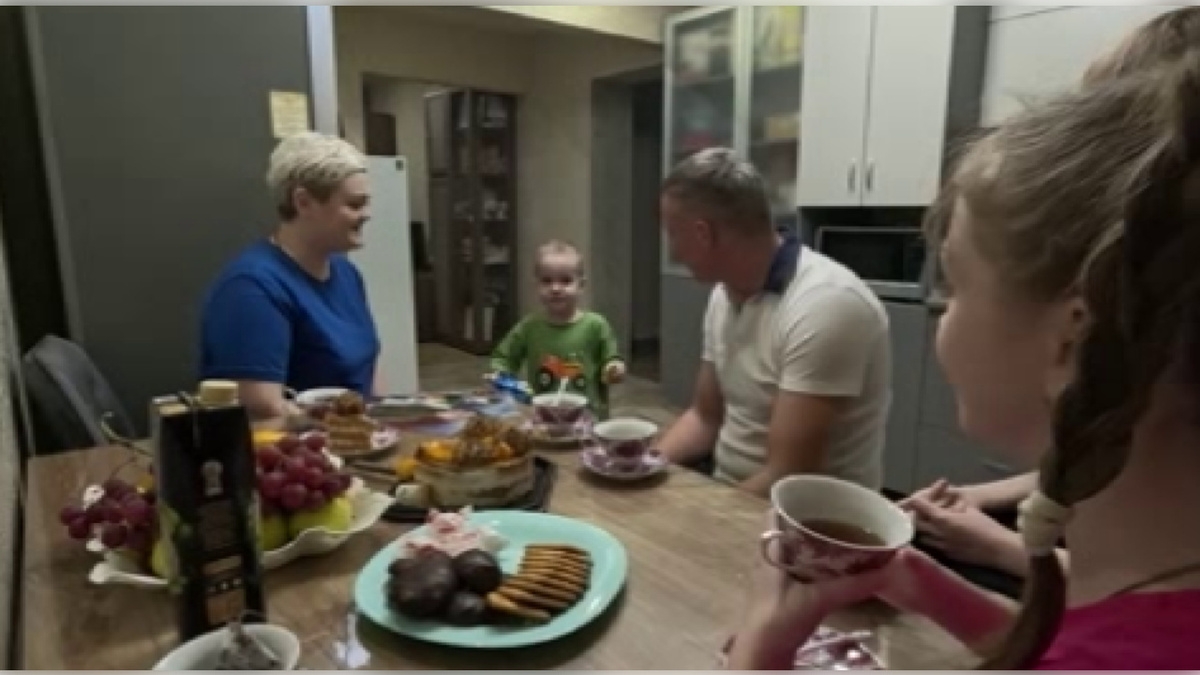    В Курске молодые семьи области могут оформить единовременную выплату в 300 тысяч рублей на третьего ребенка