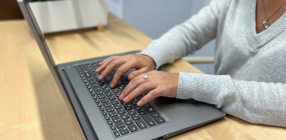     Москвичи стали пользоваться суперсервисом «Переезд по программе реновации» для оформления документов в два раза чаще в 2025 году