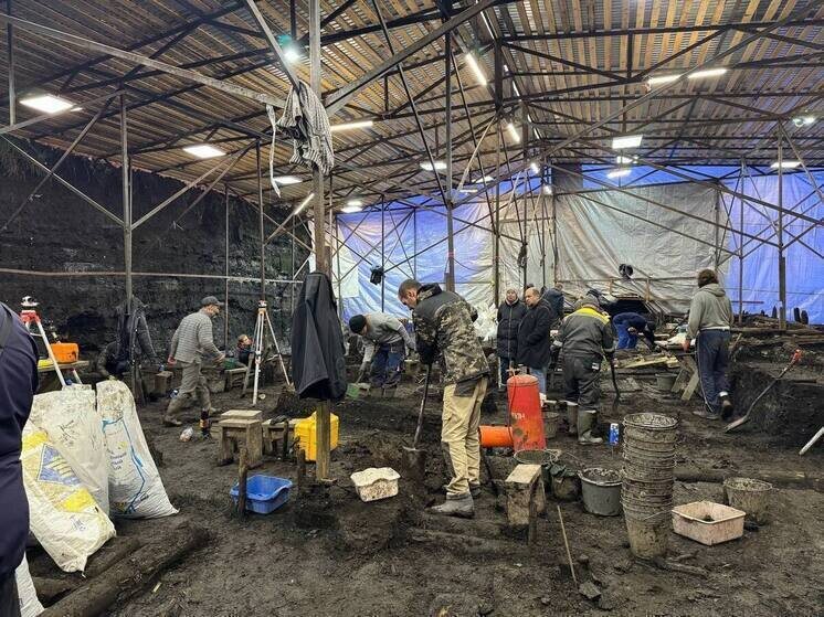     Пуговица могла оторваться от кафтана. Фото: пресс-служба Новгородского музея-заповедника