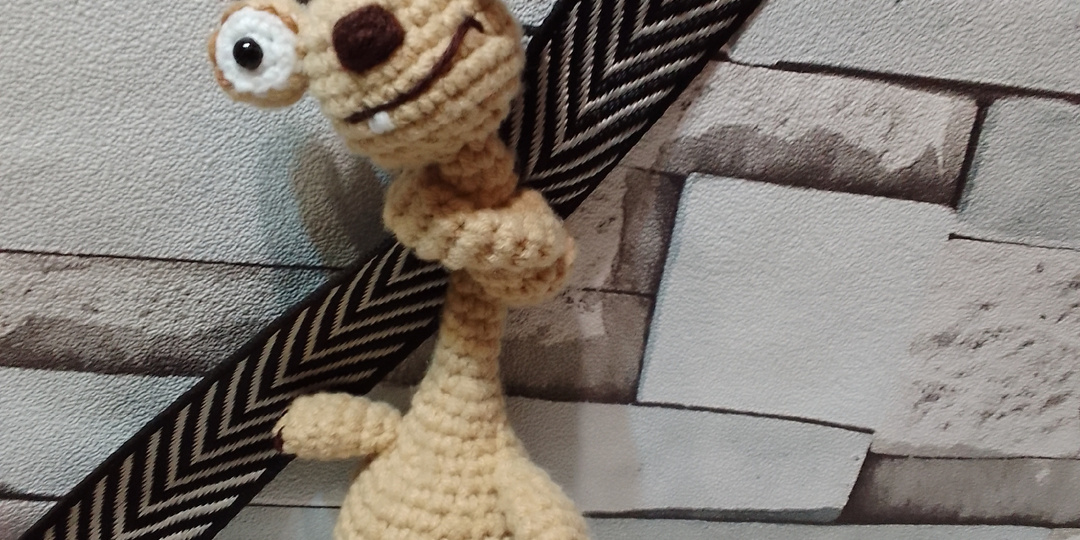 Бесплатный МК. Начинаю вязать серию длинношеих брелков .