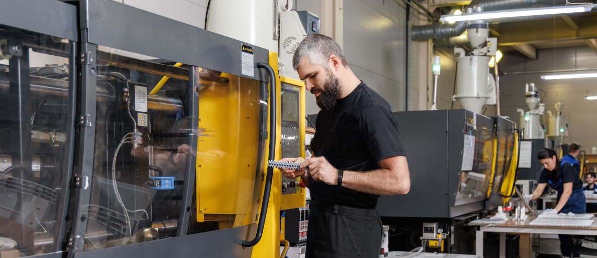 Участок литья изделий из пластика под давлением СПБелт.