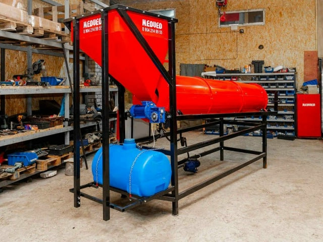 Протравитель семян ППС-2000 предназначен для бережной обработки семян — зерновых, бобовых и масленичных культур таких как соя, кукуруза, горох, подсолнечник, лен, рапс, пшеница, рожь и других