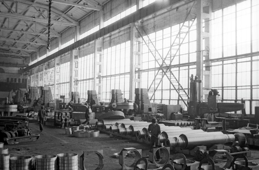    В одном из цехов завода «Большевик» / Источник: © РИА Новости