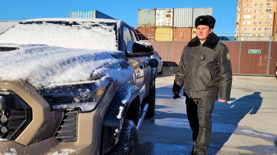 Через Астраханскую таможню ввезли 4800 машин из ОАЭ и Китая