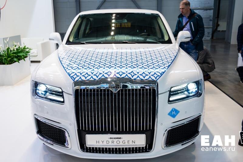    Машина в салоне