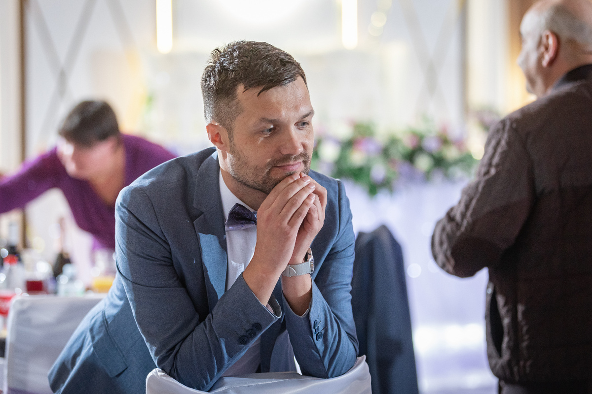 Ведущий Александр Кузьмин