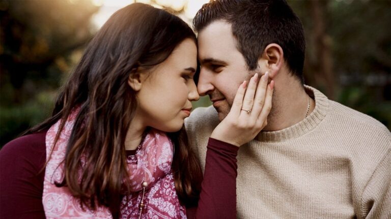    Иллюстрация к материалу: 5 фраз, которые укрепят отношения в паре и создадут опору для всей семьи