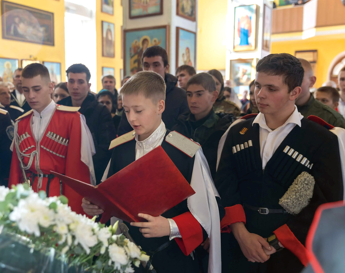 Более сорока казаков присягнули на верность Отечеству. Фото blago-kavkaz.ru.