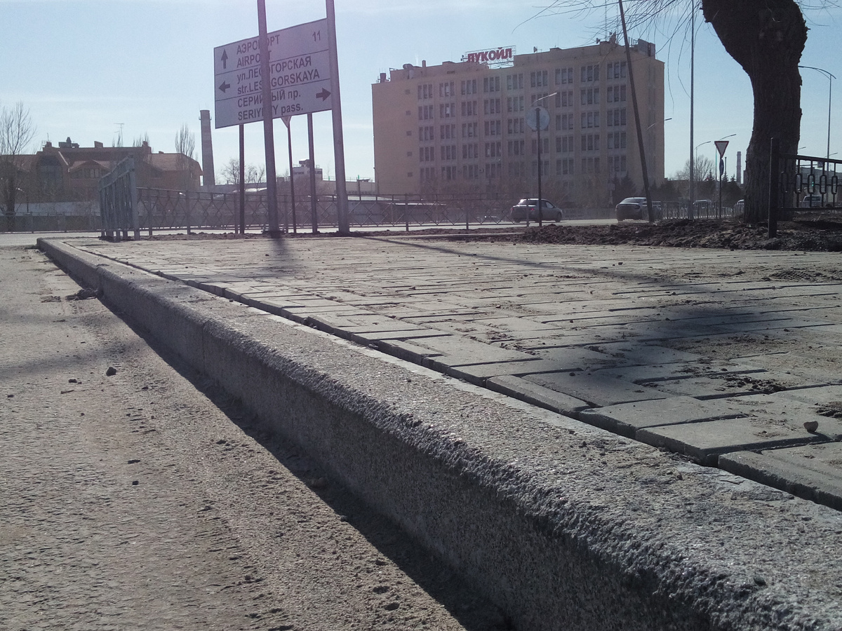 Магистральный гранитный бордюр ГП2, мест. Каменногорское. Волгоград