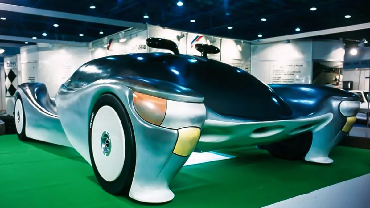 Таким российский гиперкар увидели посетители выставки Автоиндустрия-92