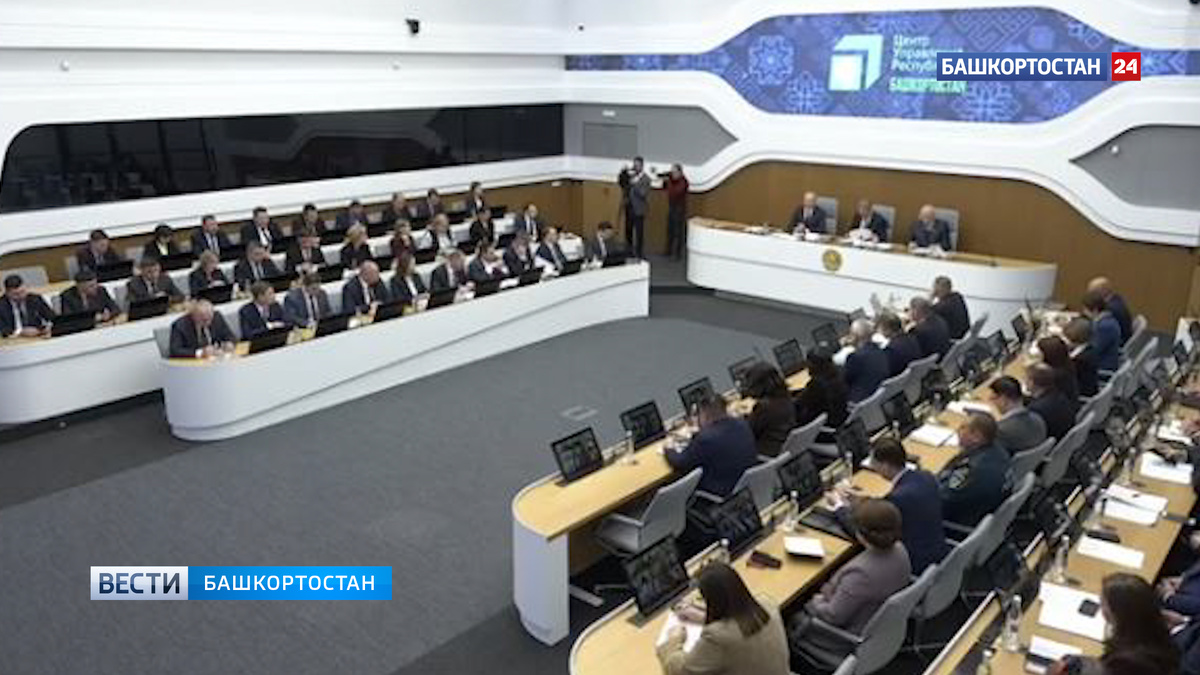    Радий Хабиров: идет тяжелейшее цивилизационное столкновение