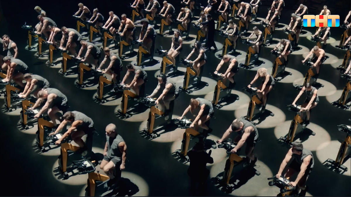 Фото: кадры из шоу «Титаны»