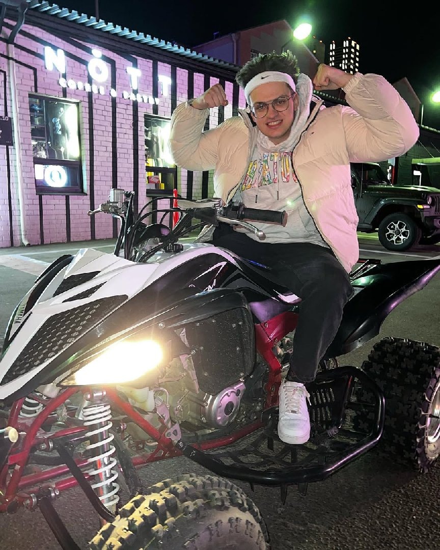    Слава Бустер (Фото: Instagram*** @busterzy)