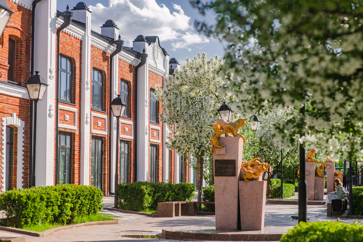 Сквер сибирских кошек в Тюмени. Фото: путешествуем.рф