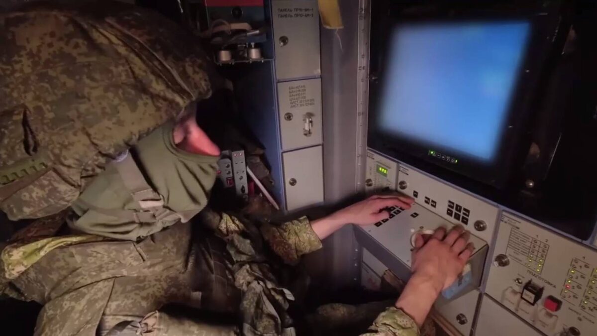     Оператор ЗРК ПВО   
t.me/mod_russia