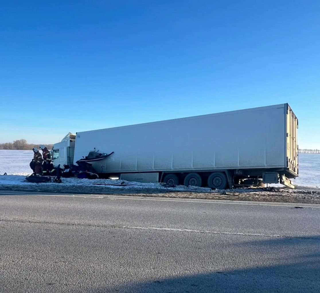     Фото с места ДТП предоставлено пресс-службой ГУ МВД по региону