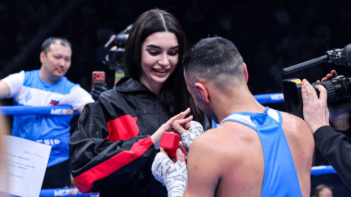    Оренбургский боксер Габил Мамедов сделал предложение своей девушке прямо на ринге после победы