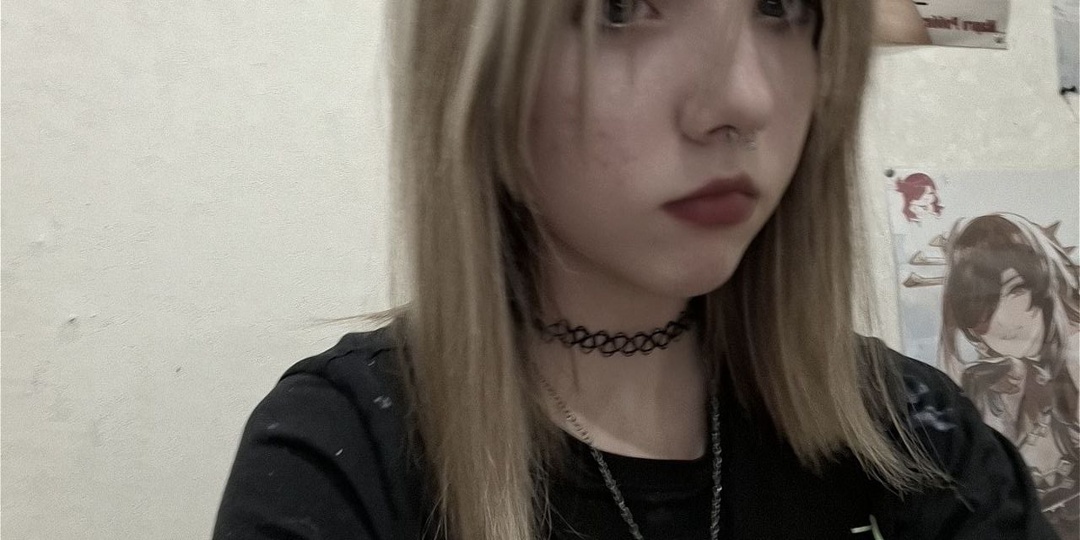 Лайфстайл. Про Карину: хочет проколоть пупок, работать летом. И что делать после 9 класса 😁