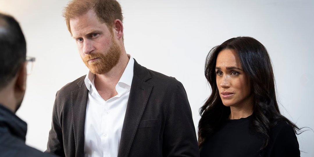 Доверие - фундамент для любых отношений. У Сассекских он стремится превратиться в песок.