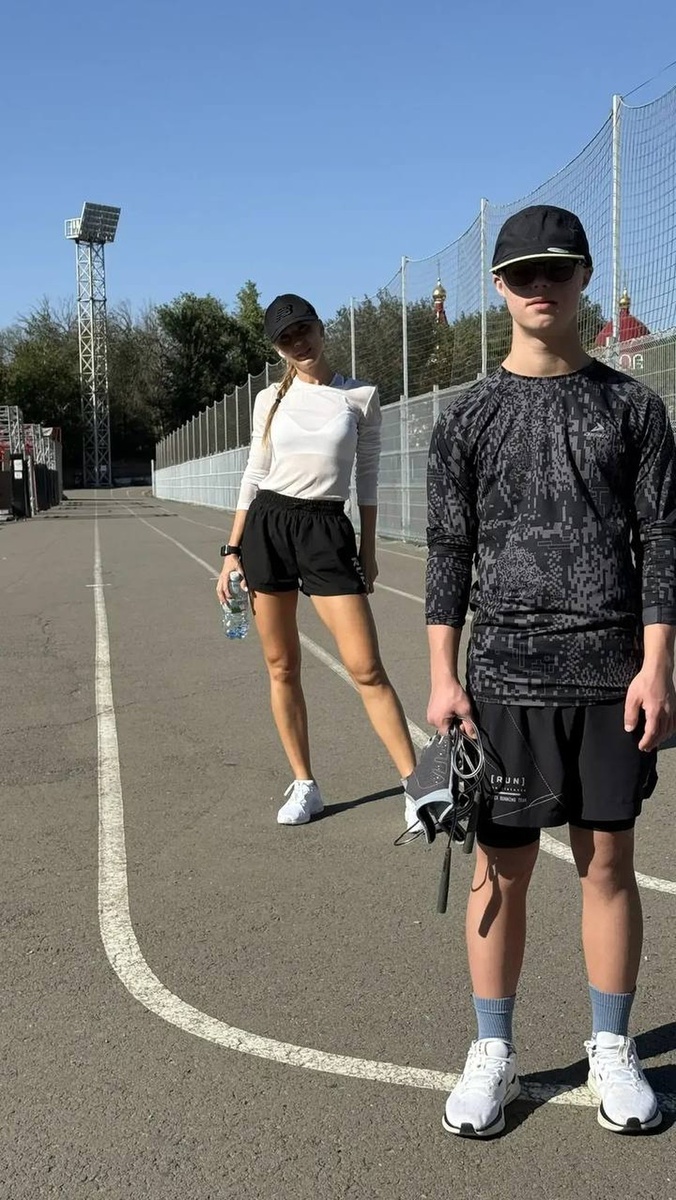    Алена занимается спортом вместе с Мартином. Фото: из архива семьи.