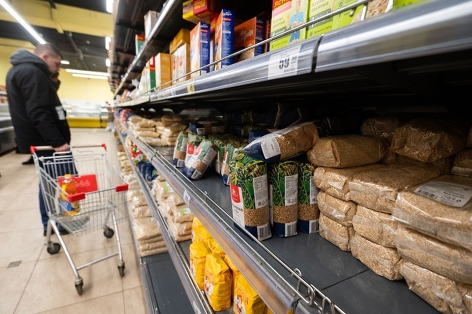    Новотроицкая межрайонная прокуратура добилась снижения цен на социально значимые товары в местных торговых точках Юлия ПЫХАЛОВА