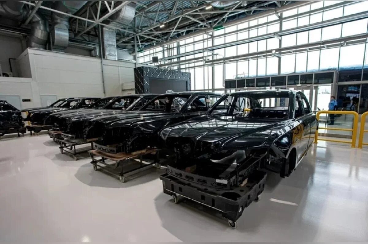    Официальная версия компании — плановая модернизация.