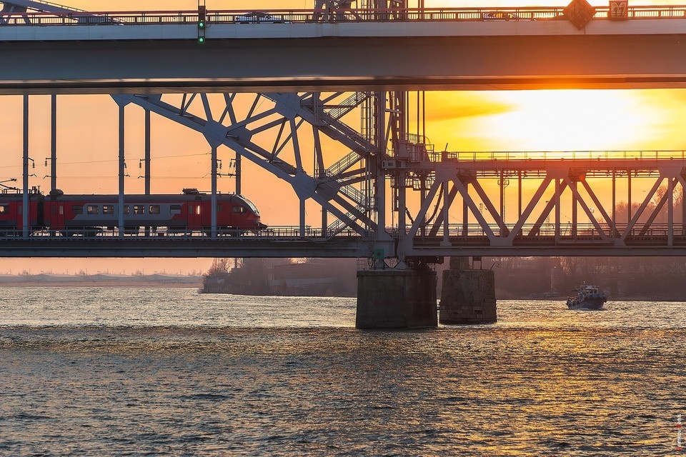    В последнюю свою неделю зима на Дону не сдается, принося морозы по ночам. Денис Демков