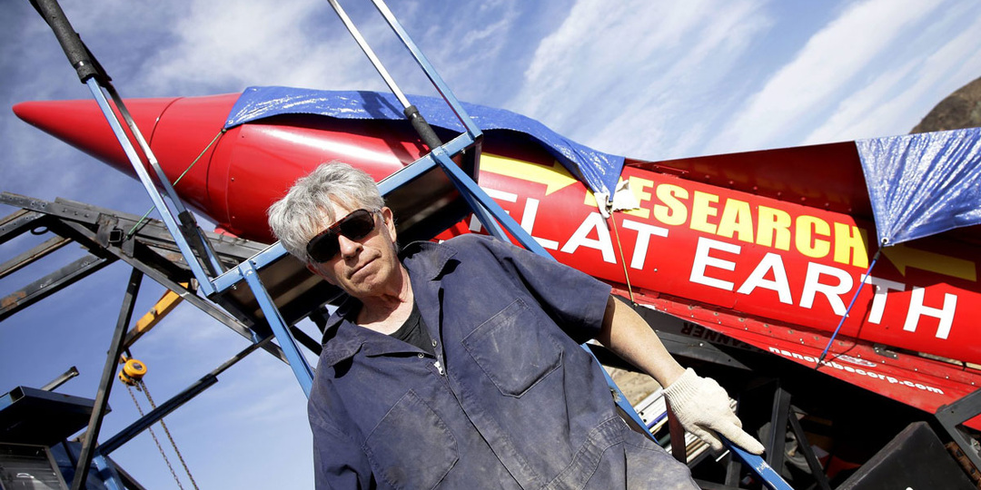 «Безумный» Майк Хьюз — в подборке интересных фактов