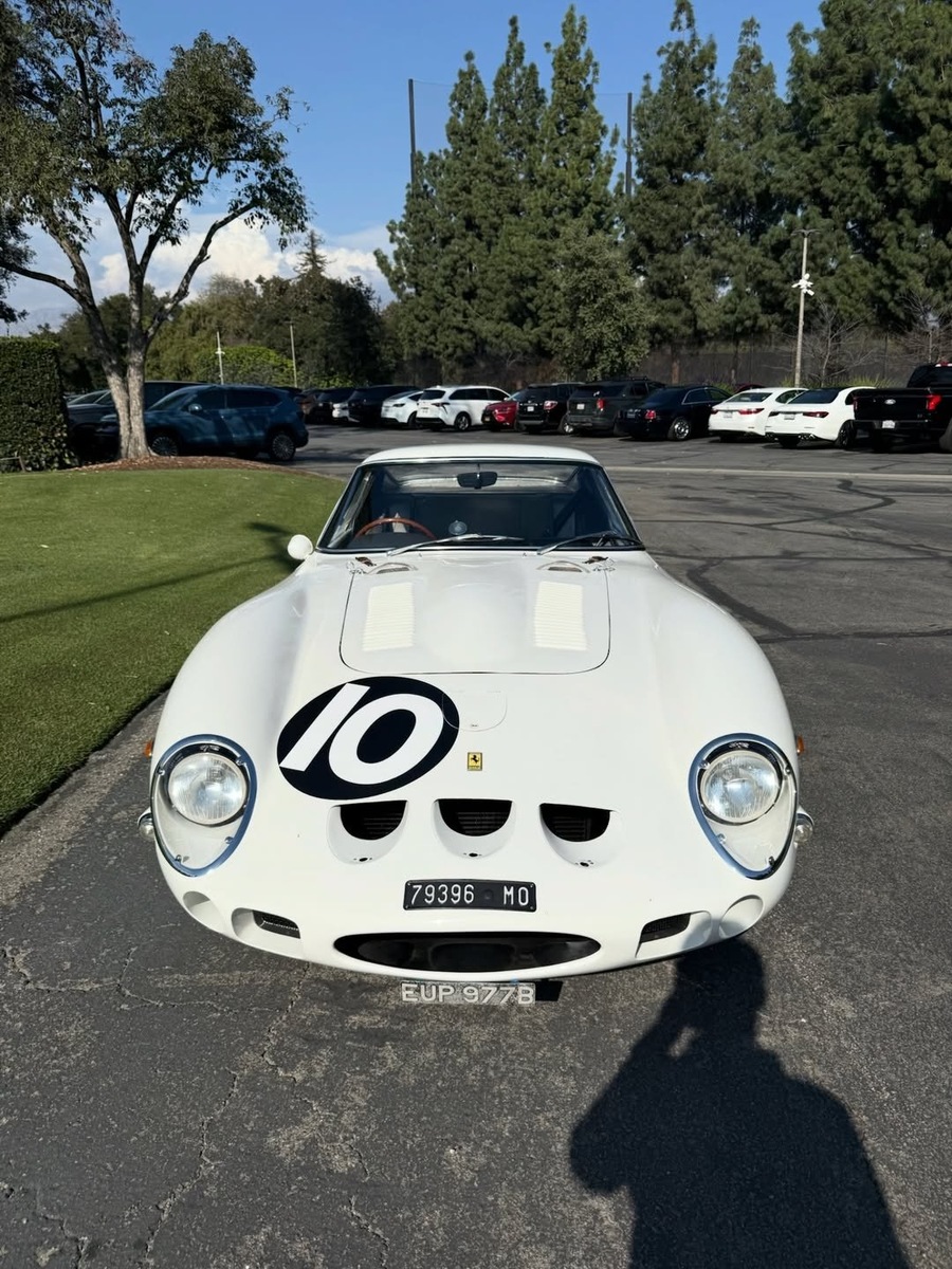    Единственная в своем роде Ferrari 250 GTO с заводским белым цветом Bianco
