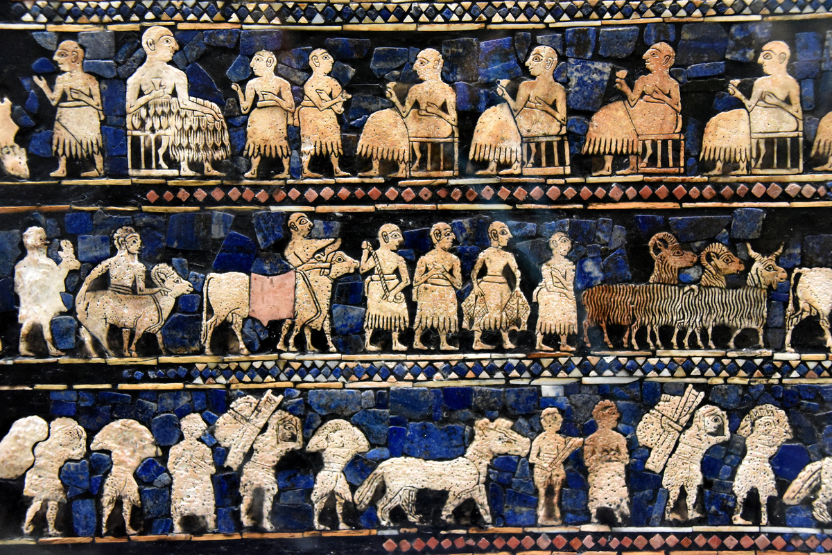 «сцены мира» на штандарте Ура Раннединастический период, около 2500 года до н. э. С царского кладбища в Уре, Ур, Южная Месопотамия, современный Ирак. (Британский музей, Лондон).