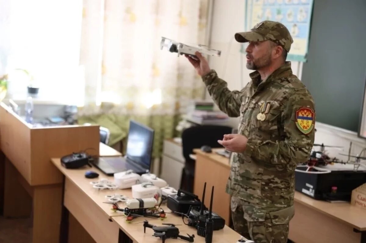    Ветеран СВО провел урок по БПЛА в школы Читы