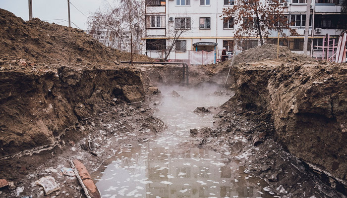 Российское ЖКХ, доставшееся от СССР, к настоящему времени изношено до ккритического состояния. Фото: 1MI