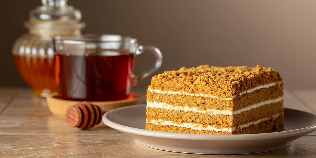 Как приготовить классический медовик в домашних условиях