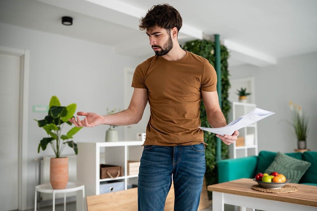 Подать документы на вычет можно в бумажном виде или онлайн. Источник: Zoran Jesic / Shutterstock / FOTODOM📷
