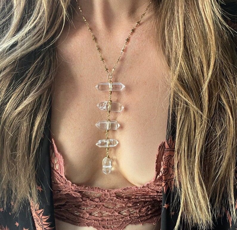 Ожерелье с камнями. Источник: https://ru.pinterest.com