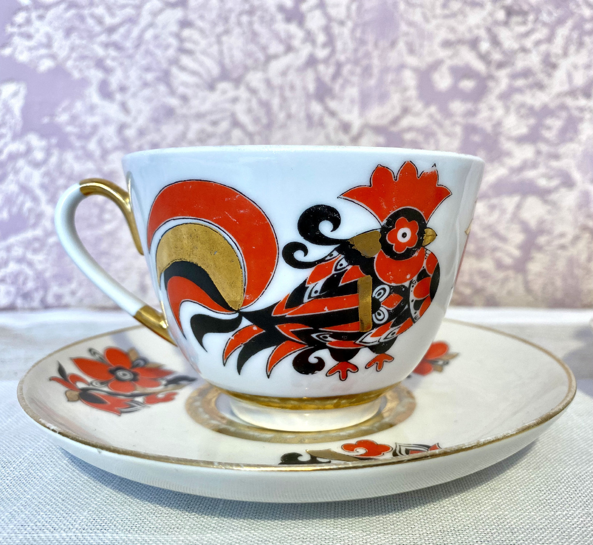 На фото-"Красные петушки"