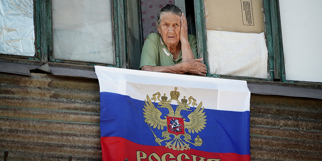 «Одни слова для кухонь, другие — для улиц»: россияне — о том, как изменилась жизнь в их городах за четыре года войны