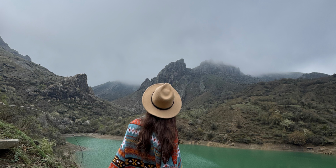 Раньше из этого озера в Крыму поливали огороды, а теперь мы встречаем здесь толпы туристов