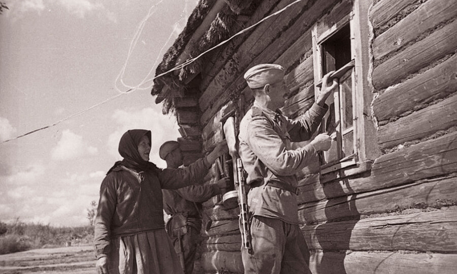«Ты будешь сорок восьмым, сынок»: в 1944-м фронтовики зашли в дом матери и не смогли сдержать слёз