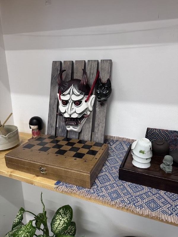 Фарфоровая маска Ханья (Hannya) проекта jabamask от глазорий.